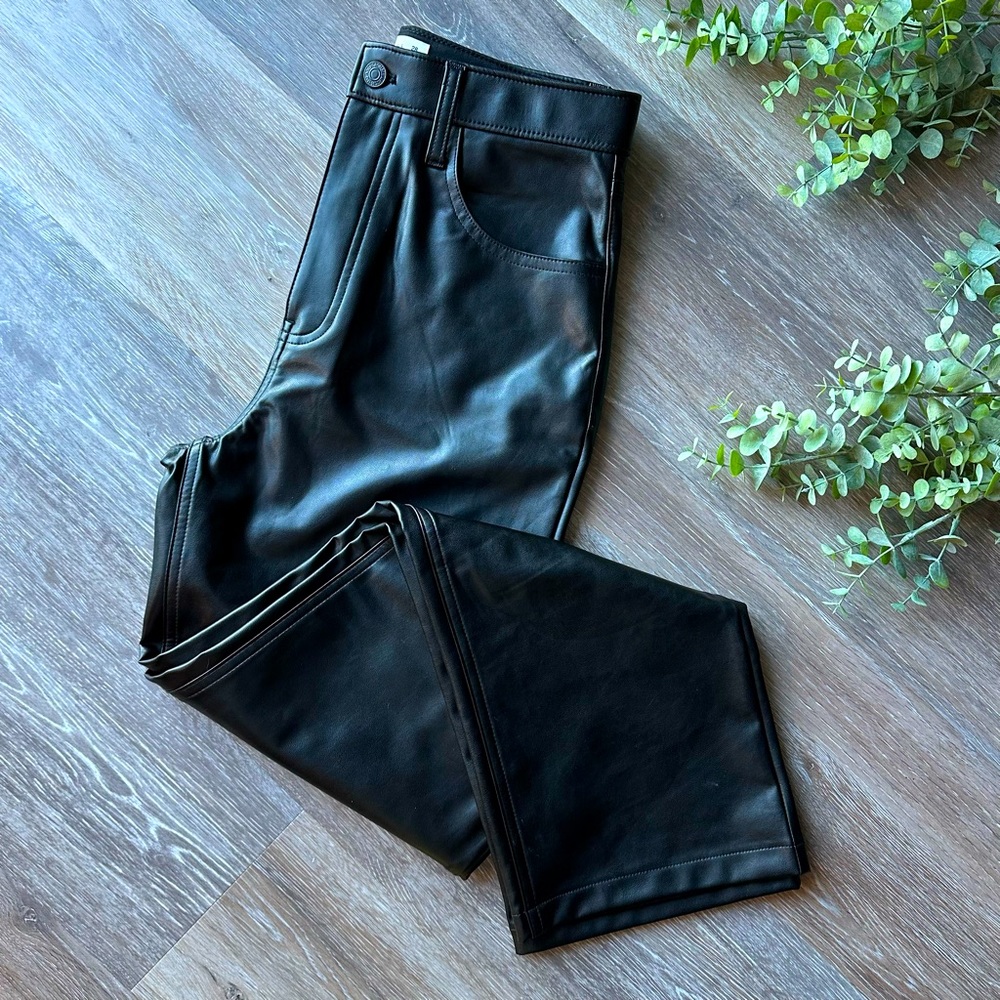 NWT Abercrombie & Fitch Vegan Leather 90s Straight Leg Pants (6/28 S)